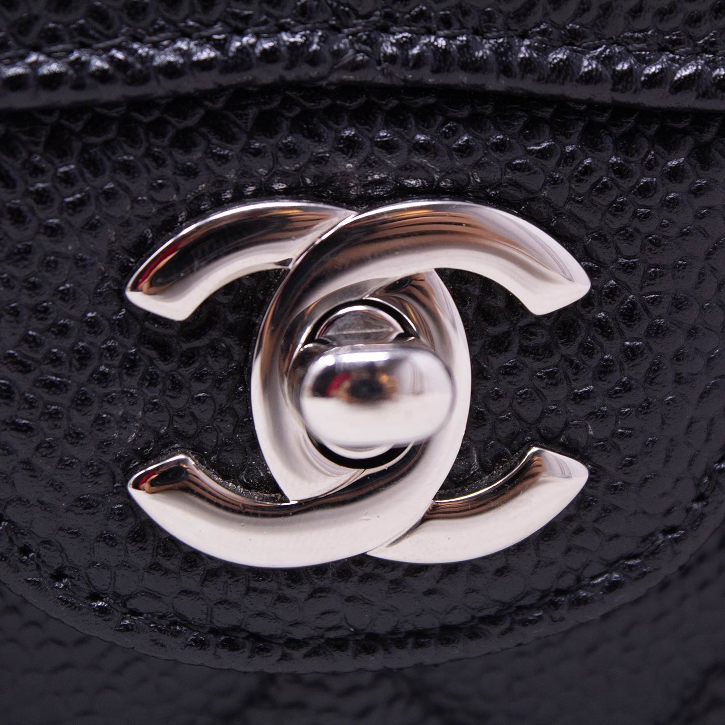 Chanel Classica Media Nera Caviar