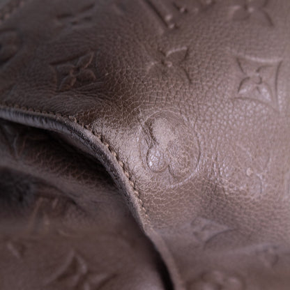 Louis Vuitton Lumineuse GM Empreinte Taupe