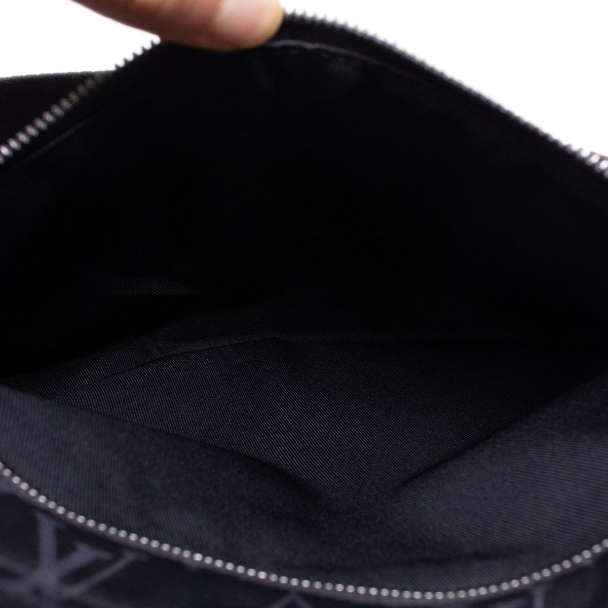 Louis Vuitton District Mm Monogram Eclipse