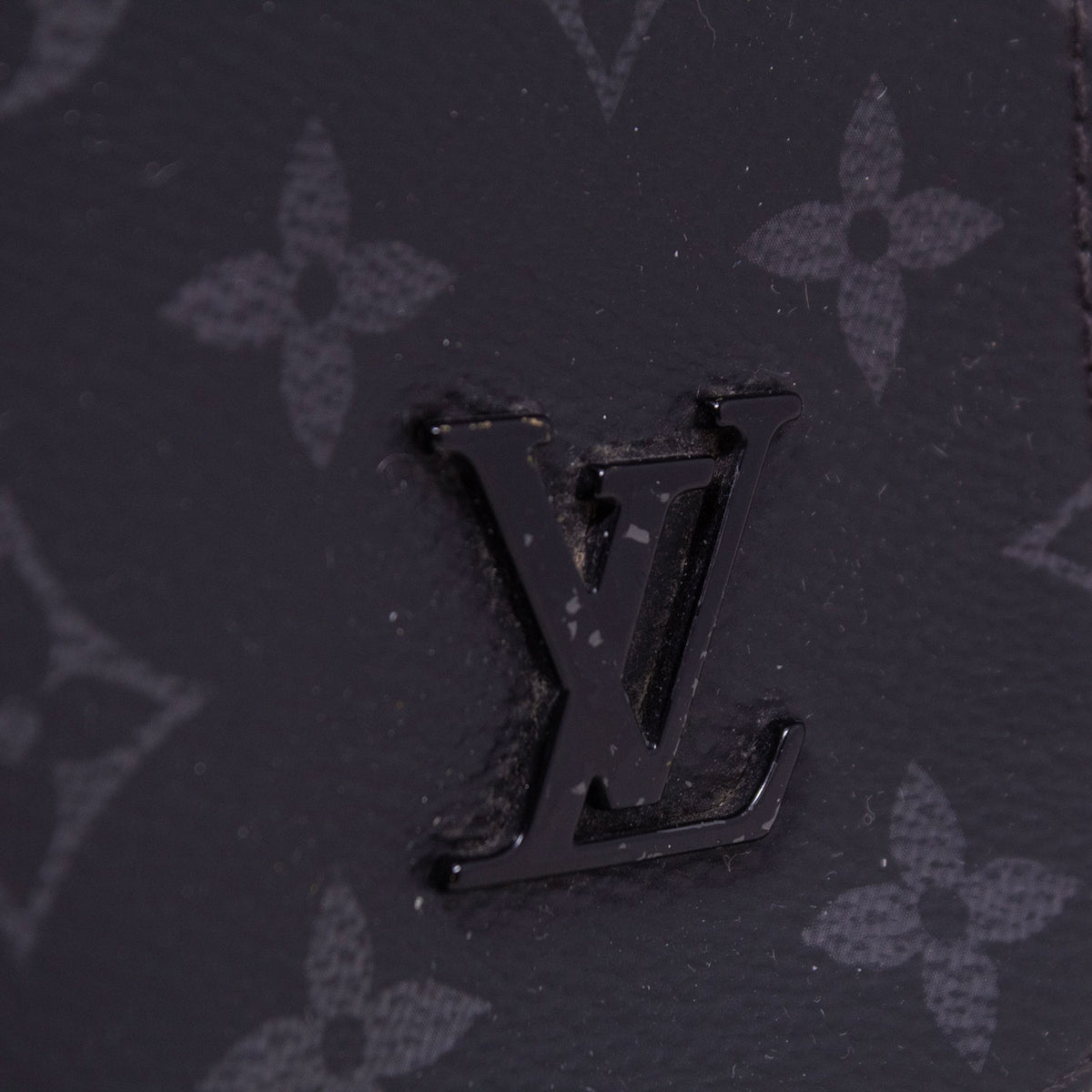 Louis Vuitton District Mm Monogram Eclipse