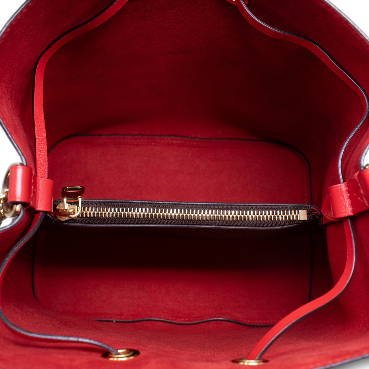 Louis Vuitton Néo Noé Monogram e Rossa